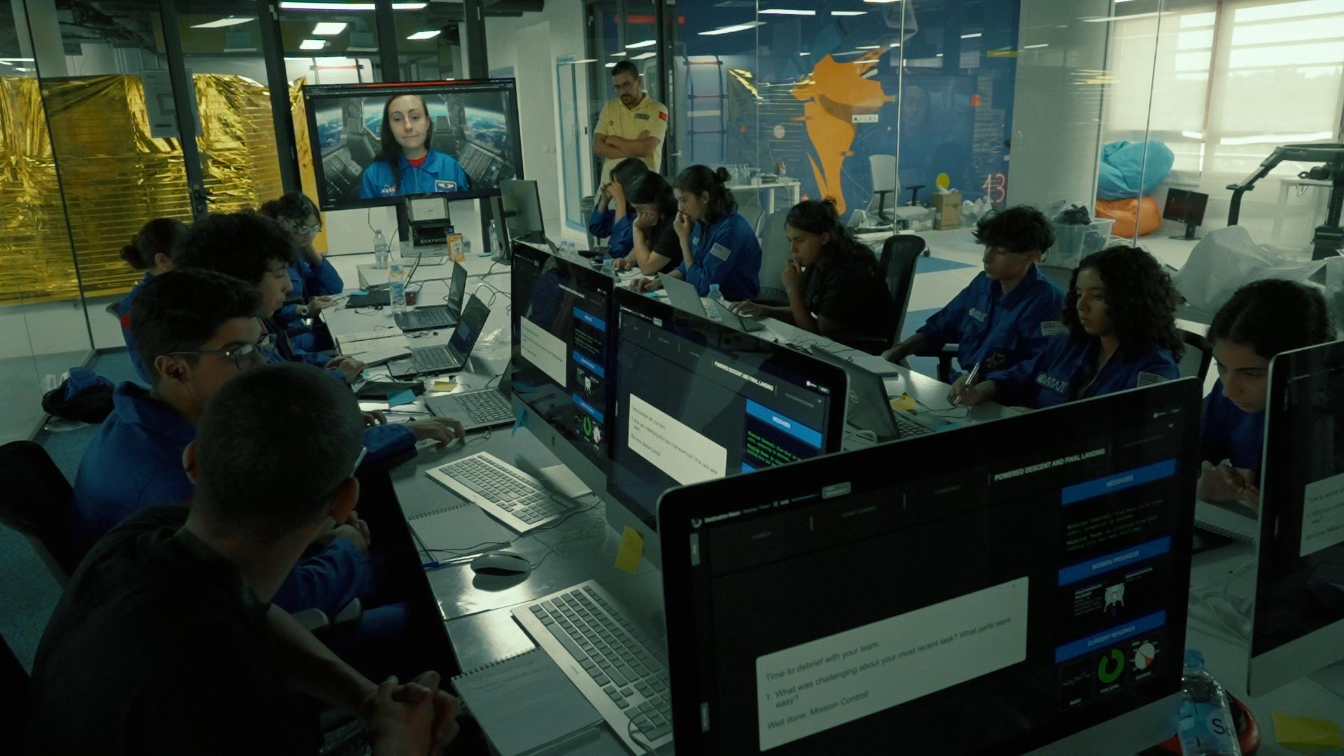 Campers Training on aircraft-ISS docking